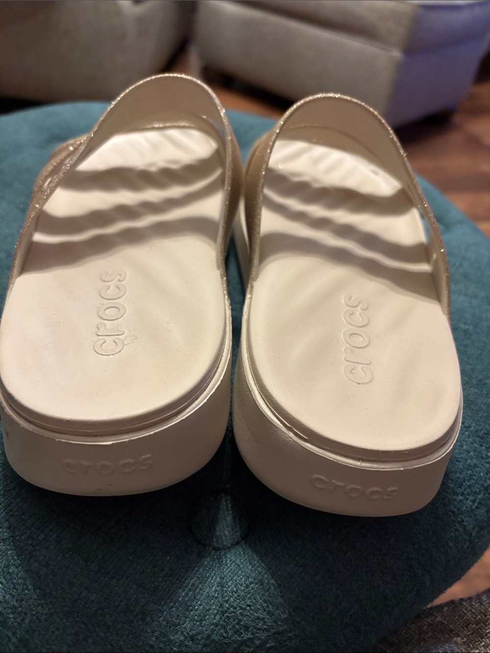 CROCS Women’s Glitter Strap Slide Sandals - Champagne size 9 - Picture 3 of 7